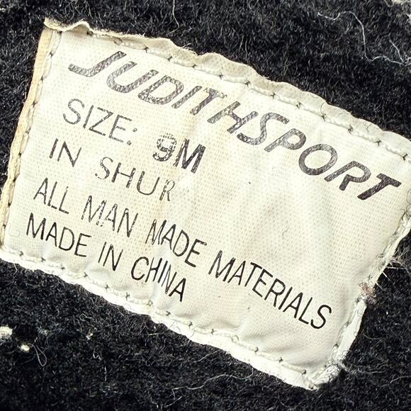 Vintage 80's waterproof black and brown lace up boots by JUDITH SPORT - Picture 6 of 14